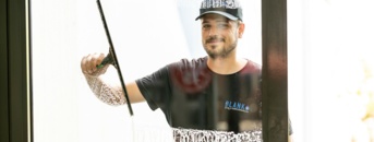 Blank_Glas_und_Gebaeudereinigung_Glasreinigung